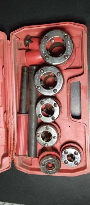 Gwintownica ręczna do rur w walizce z akcesoriami