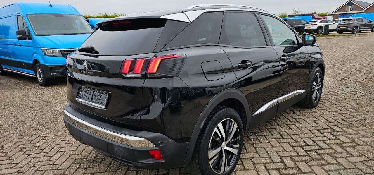 Peugeot 3008 2018 рік