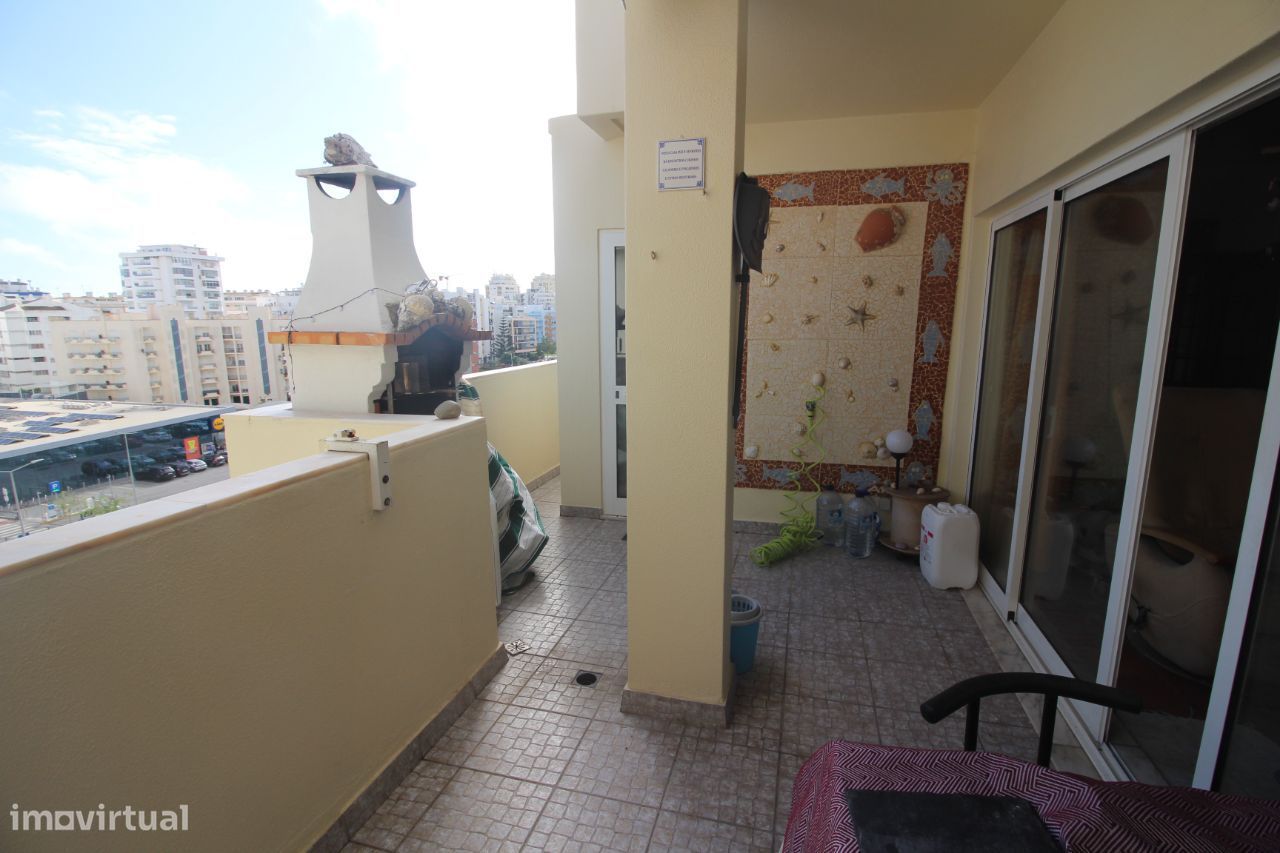 Armação de Pêra T2 Renovado com Terraço Privado, Perto do LIDL