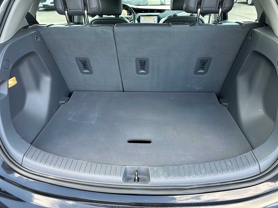 Chevrolet Bolt EV      2017