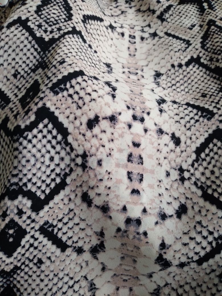 Sukienka imitacja węża 42