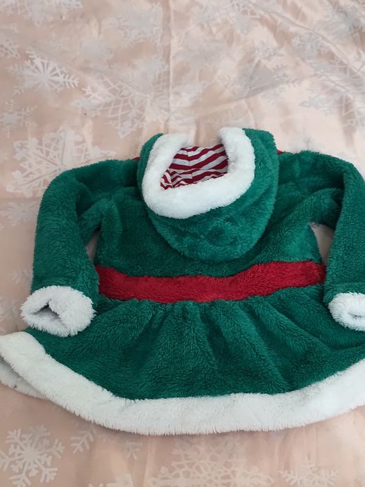 Świąteczna sukienka Mikołaj święta  pięknie zdobiona roz  4-5 miesięcy