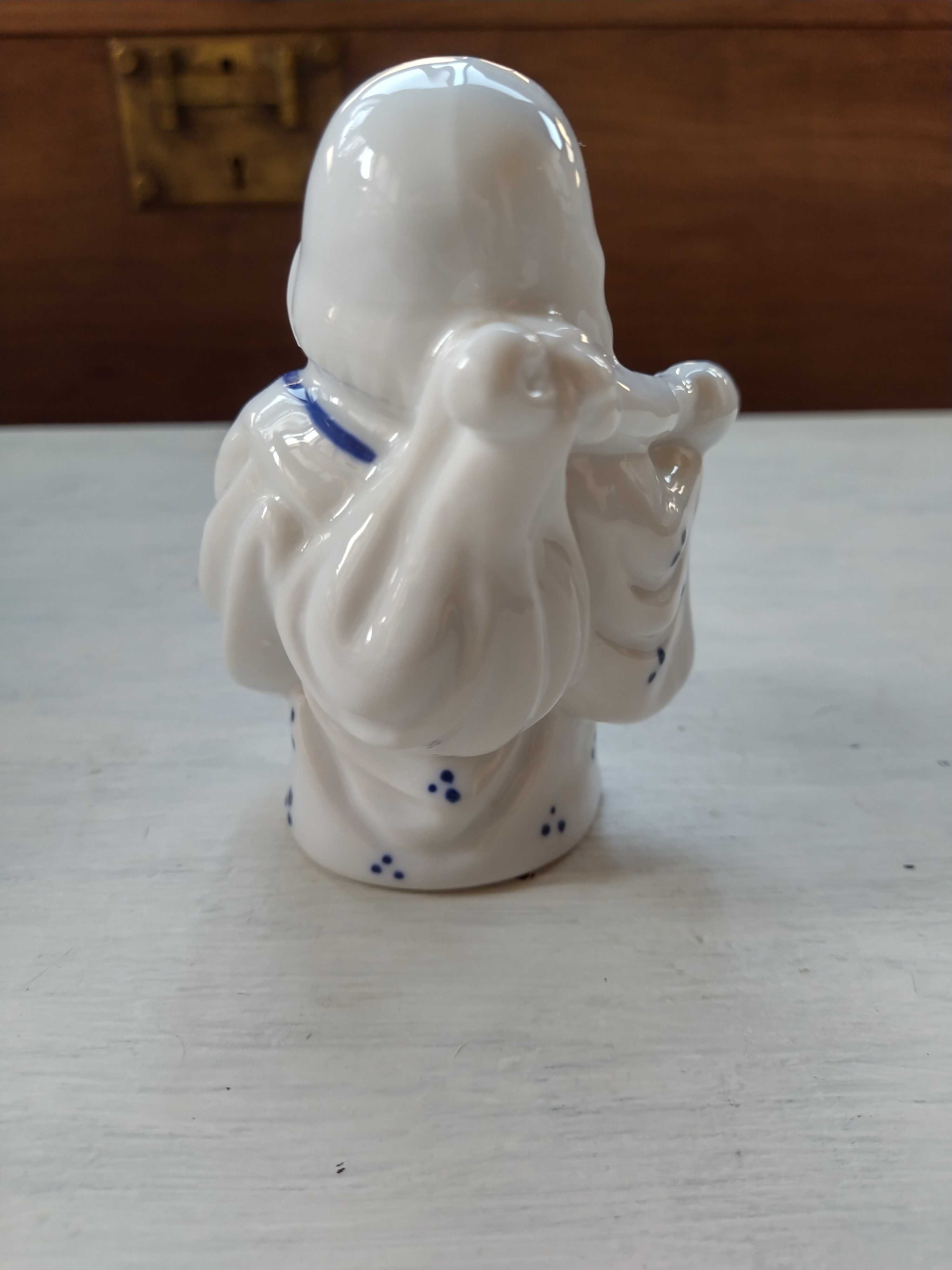 Raro buda oriental em porcelana