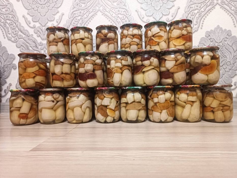 Мариновані білі гриби