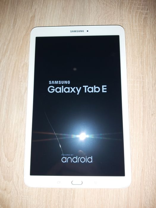 Планшет Samsung Galaxy Tab E