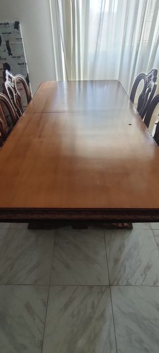 Ofereço Mesa extensível 240x100 + 4 Cadeiras
