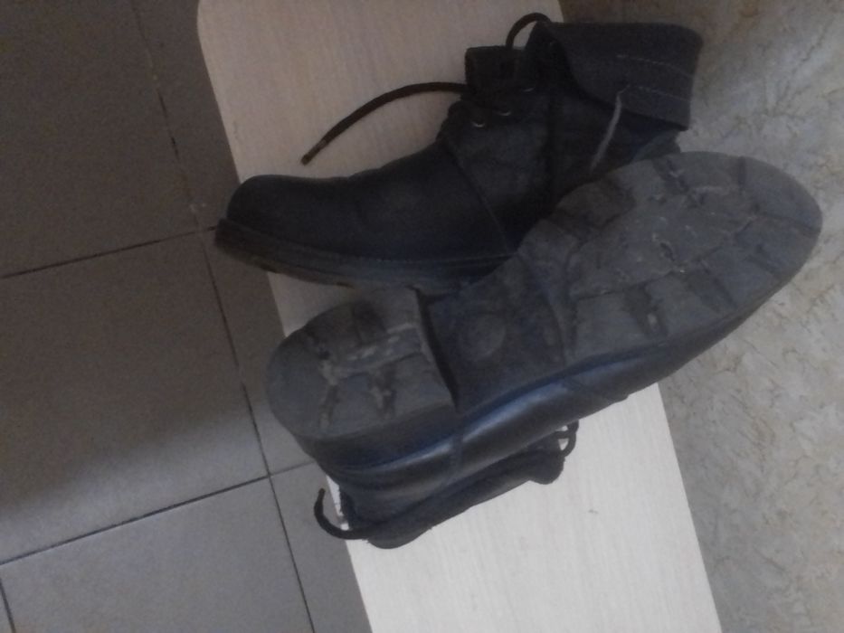 Женские зимние ботинки