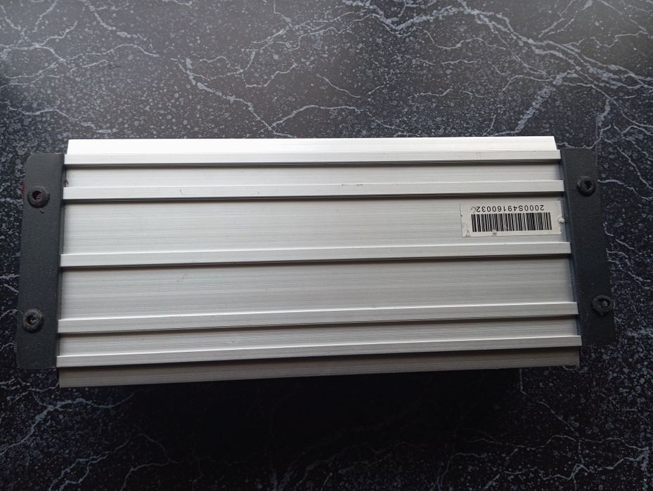 Преобразователь напряжения-инвертор 12/220