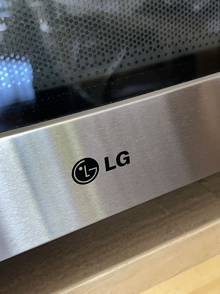 Micro-ondas LG em excelente estado