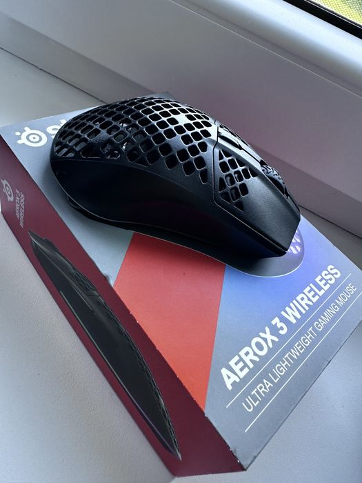 Myszka gamingowa steelseries aerox 3 wireless. Idealna dla graczy.