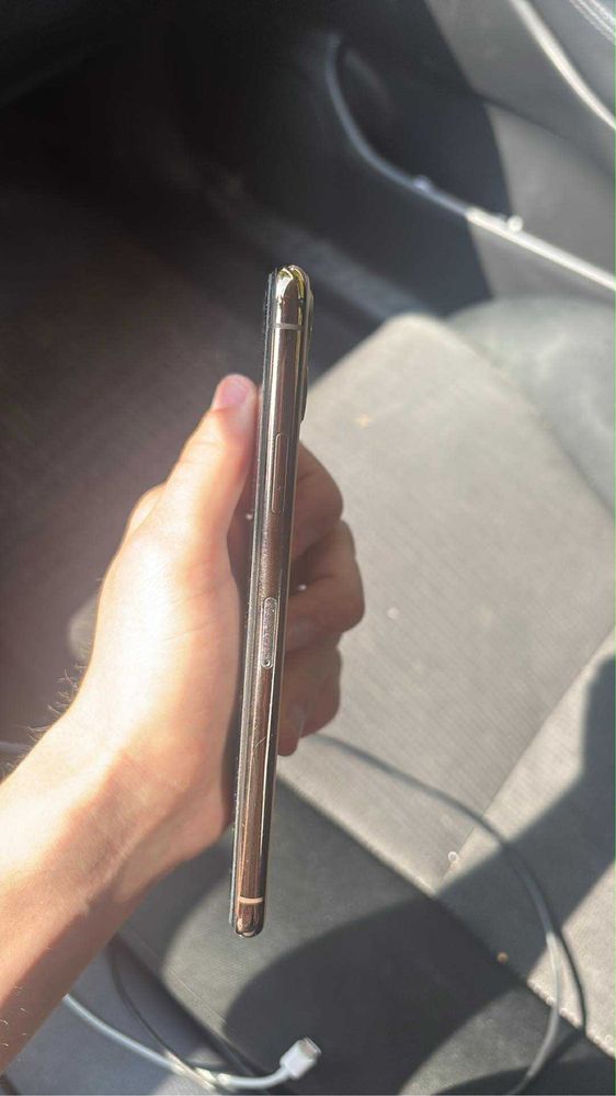 Iphone 11 pro max złoty