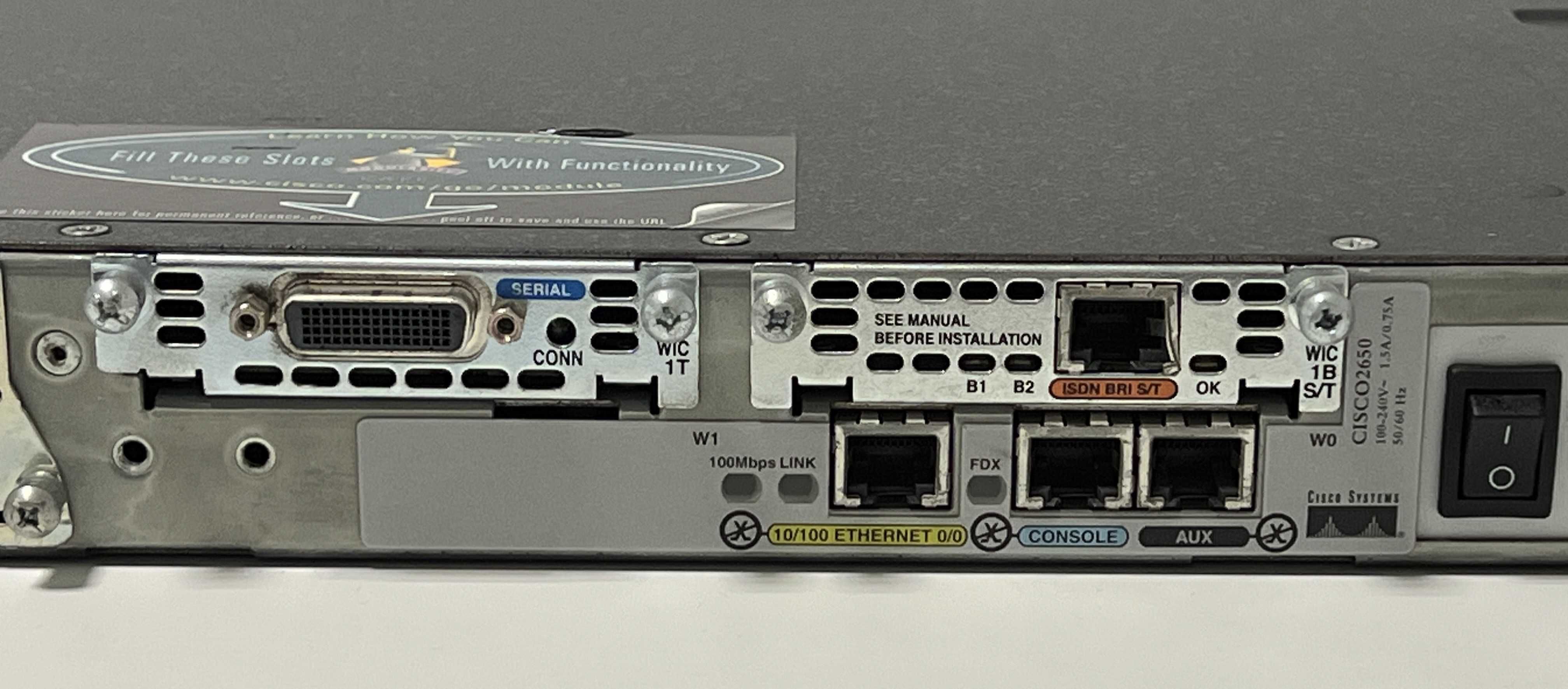 Router Modular Cisco 2650 - Series 2600 - Usado