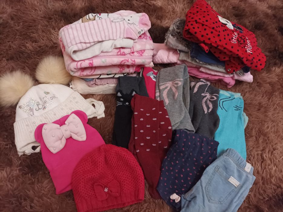 Продам пакет одягу на 1 рік для дівчинки
