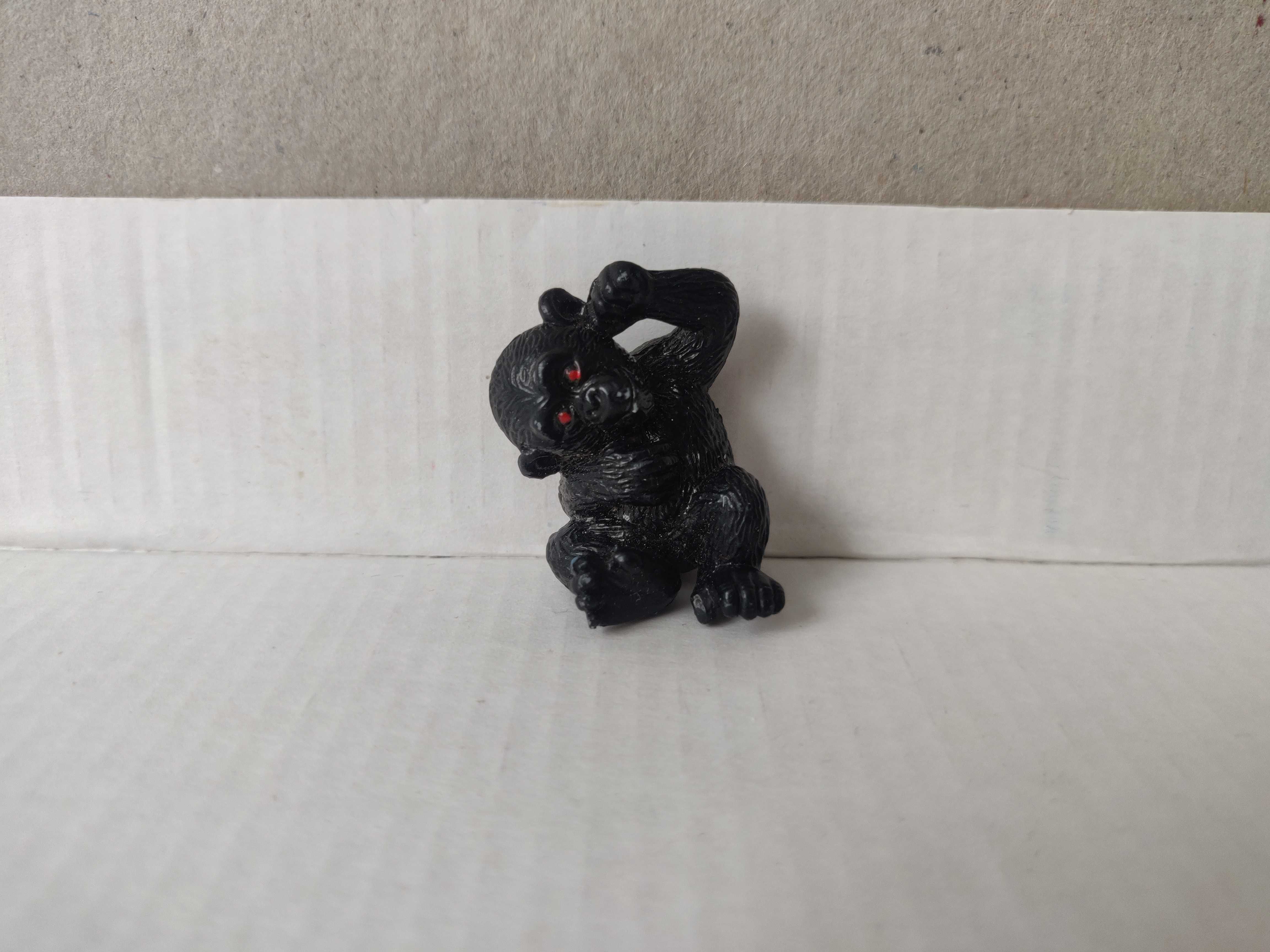 Коллекционная  фигурка шимпанзе, 3,5 см.