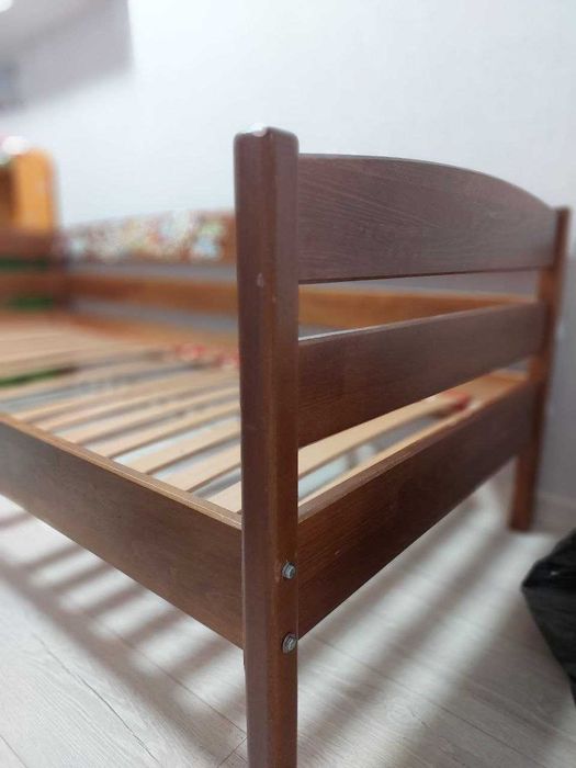 Продаю ліжко дерев'яне