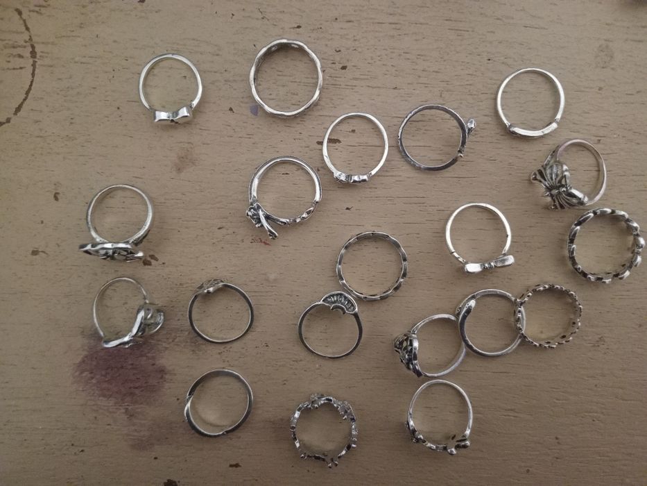 гарні каблучки (біжутерія)