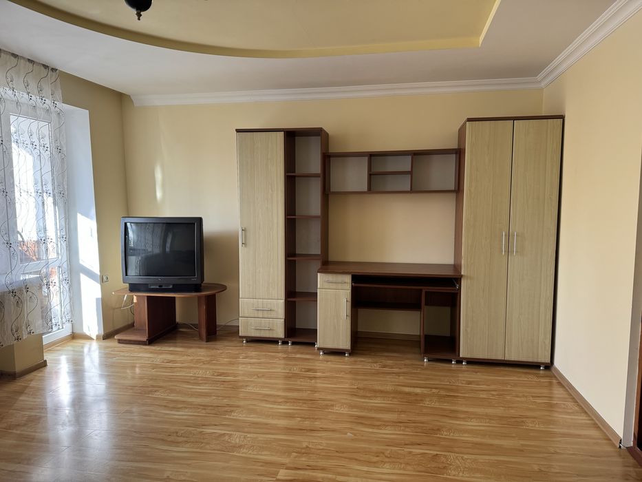 Здається 3 к квартира по Вул. Золотогірська