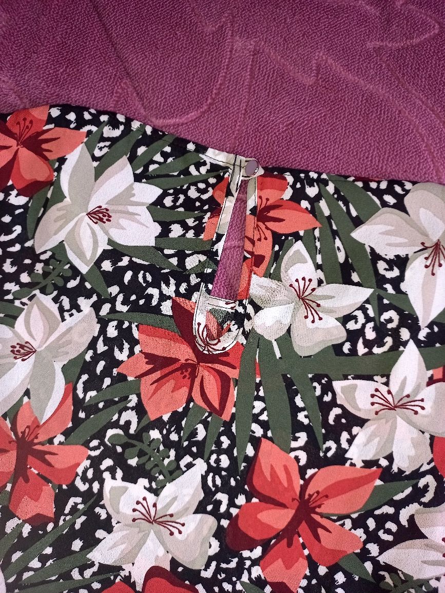 Camisa às flores