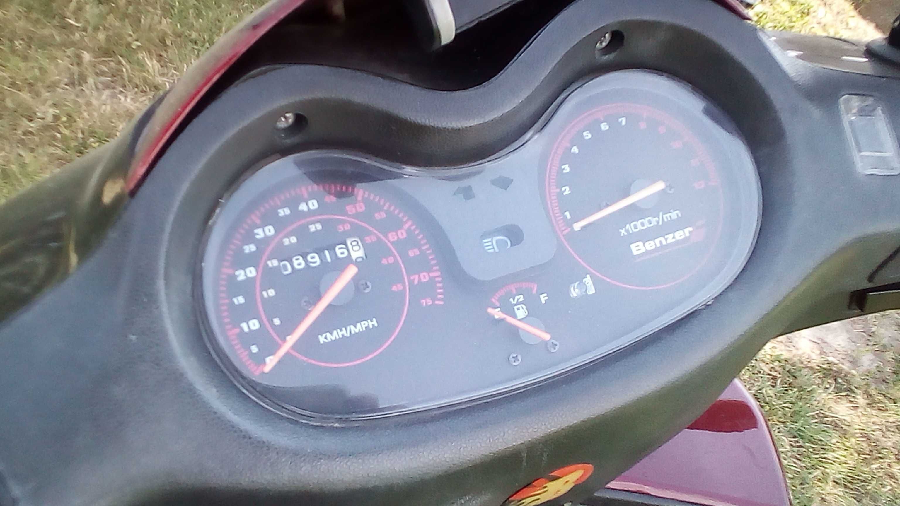 Skuter wypasiony Abs odpalany na pilota alarm