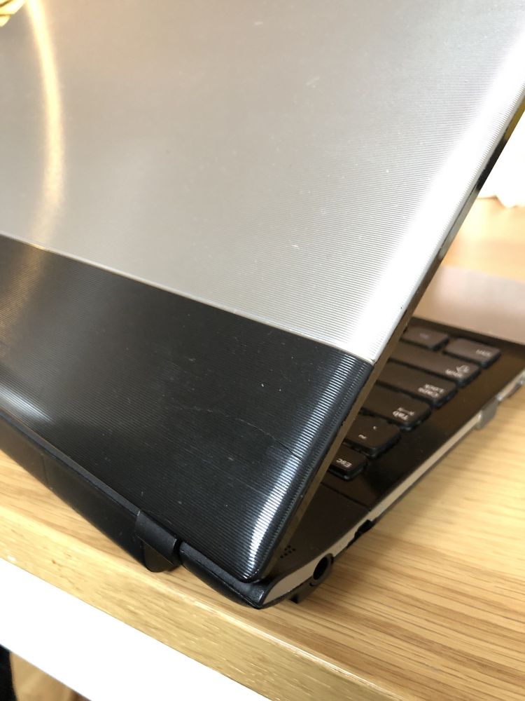 Samsung NP300E5A laptop