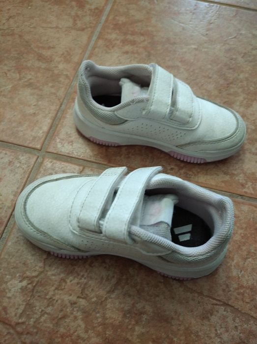 Sapatilhas Adidas de menina tamanho 25