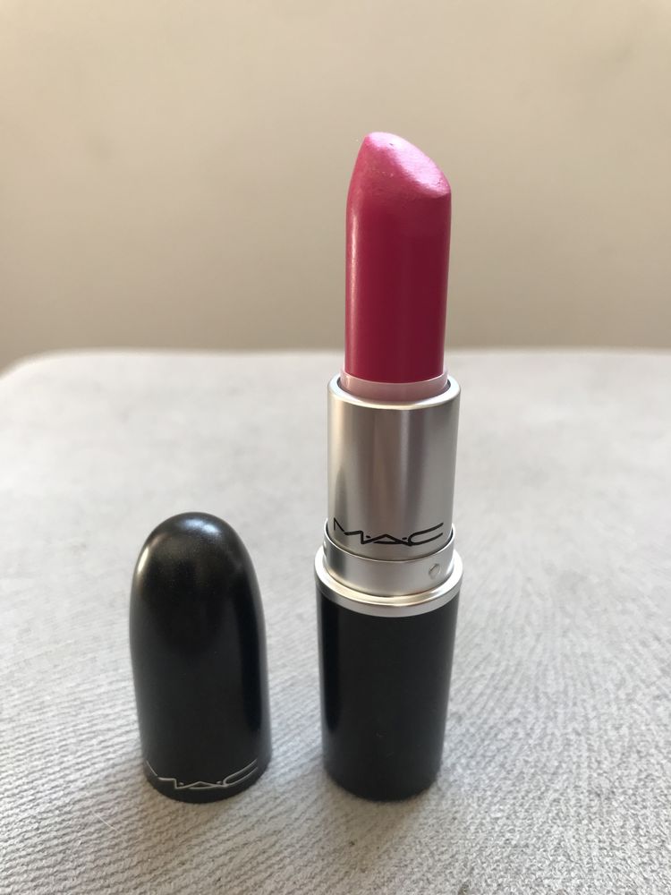 Batom rosa choque matte MAC