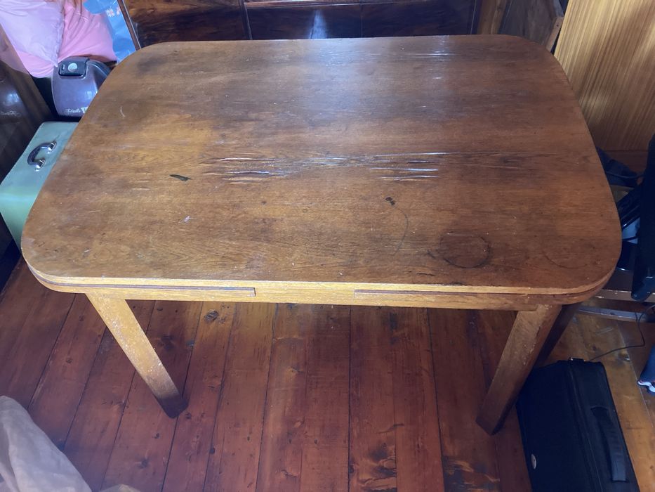 Duż stary stół rozkładany