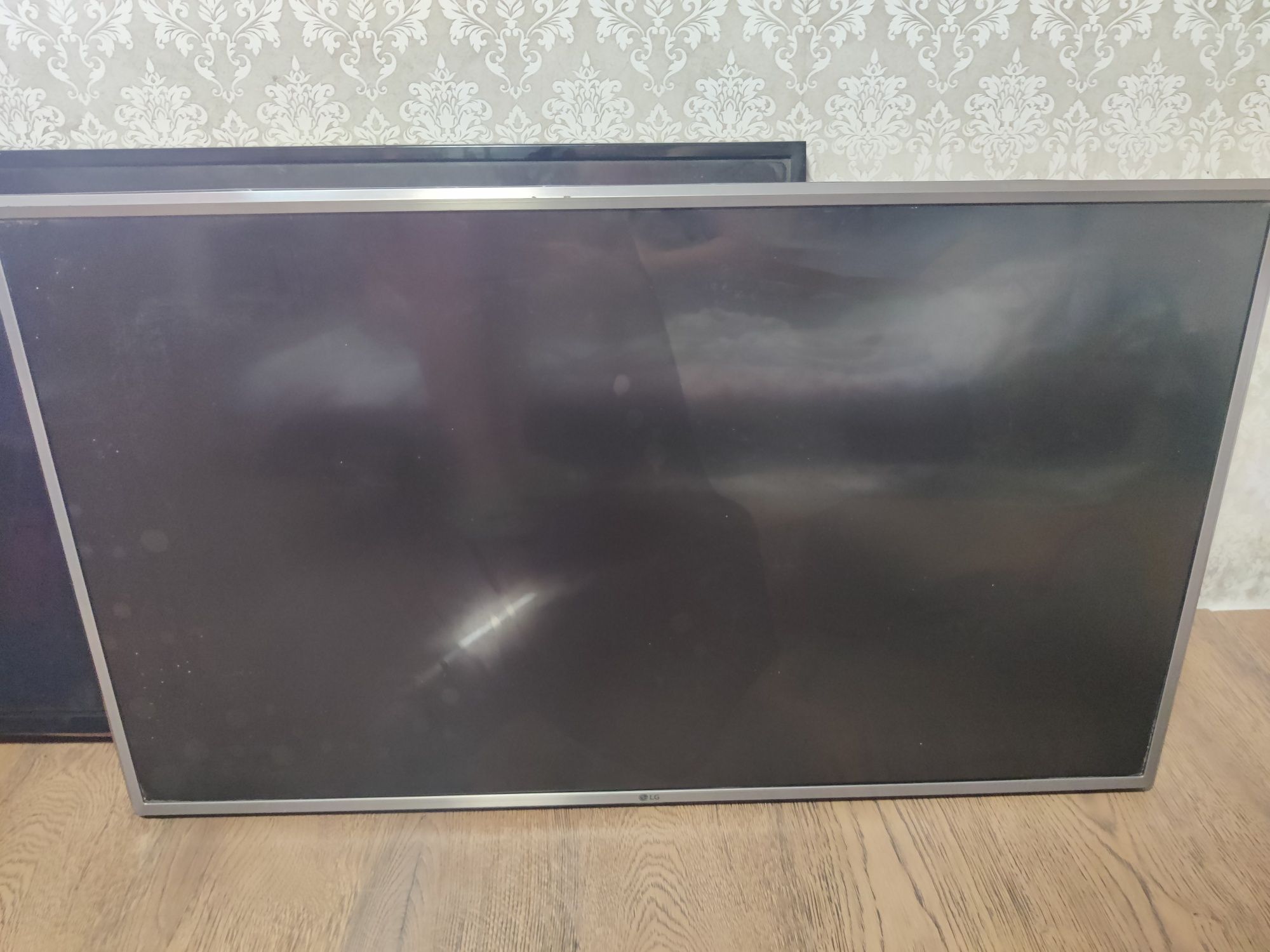 Телевізори LG 43UK6400PLF;43UK6510PLB;43LH570V.