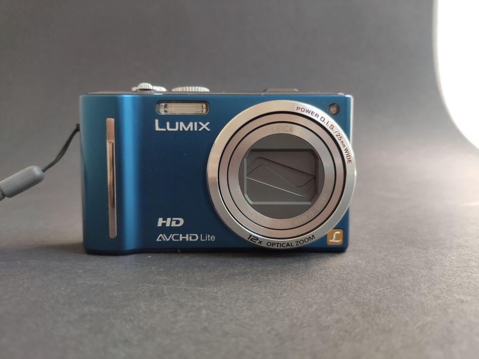 Panasonic Lumix DMC-TZ10 (12 Мп, Leica 25mm Wide, 12x Optical Zoom