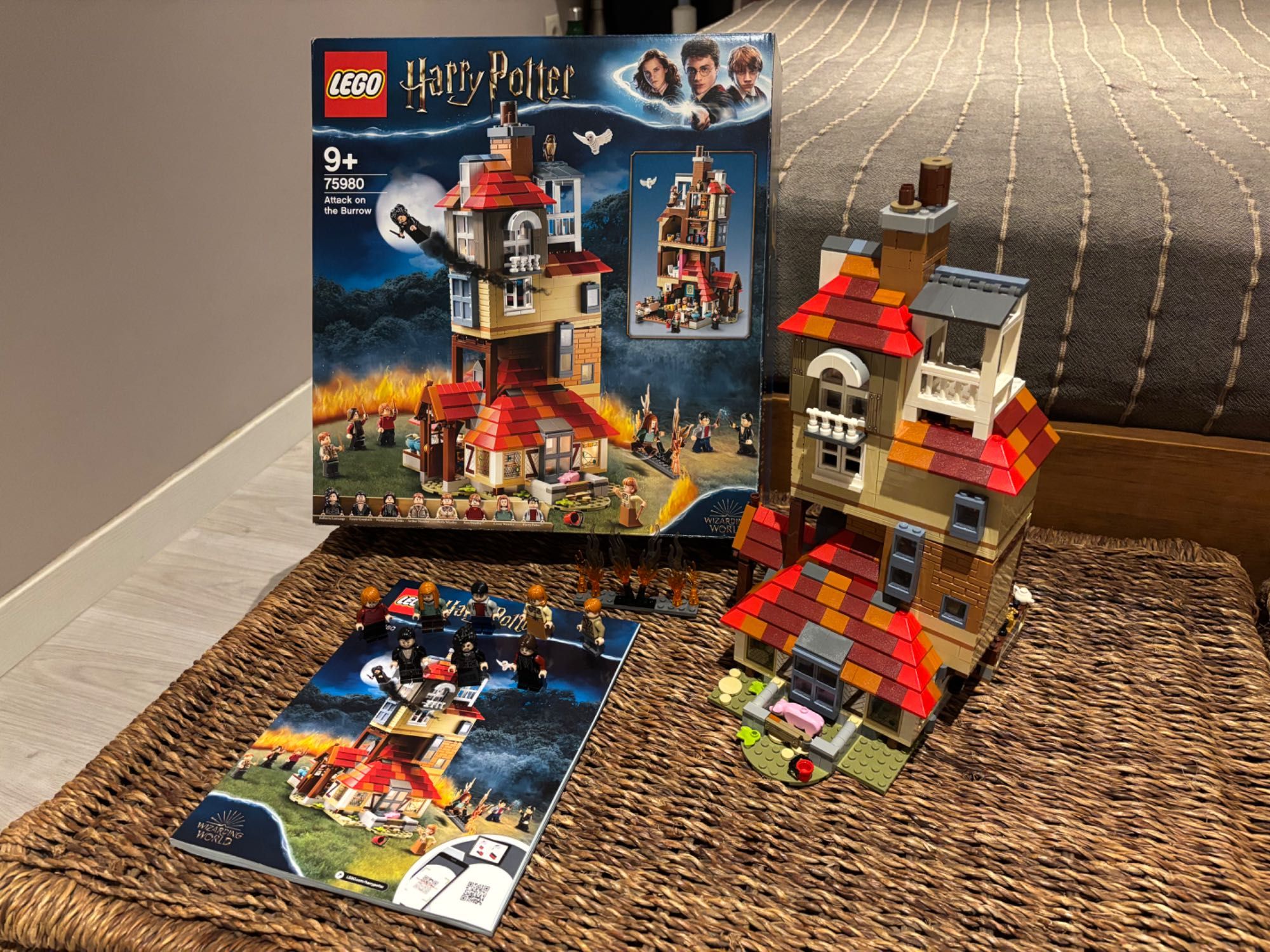 Lego 75980 Attack on The Burrow Completo