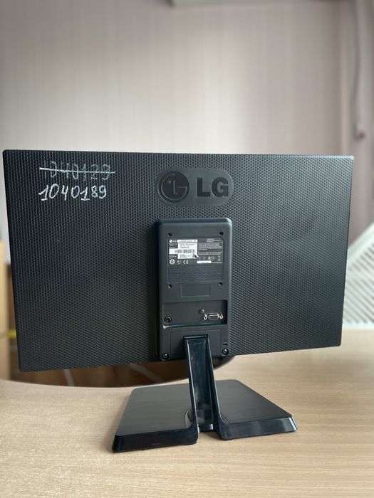 Монітор LG Flatron E2242C- 21,5ʼ - б/в
