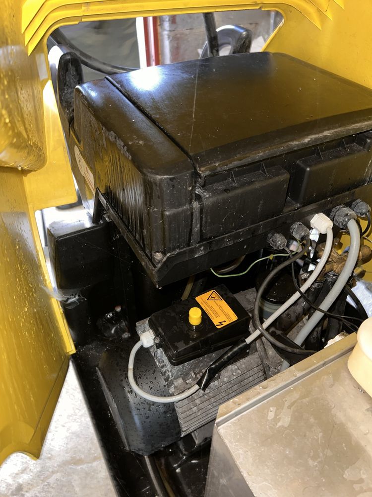 Gorącowodna MYJKA ciśnieniowa KARCHER HDS 801 E