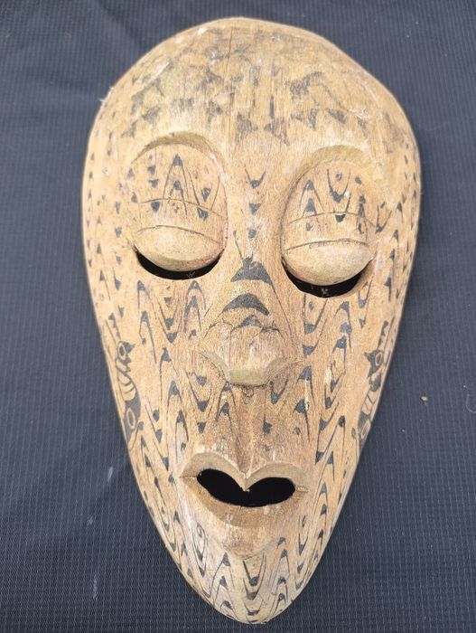 Drewniana afrykańska maska