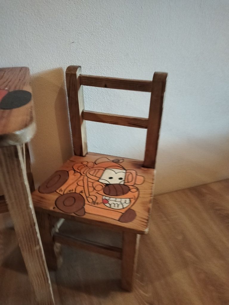 Zestaw stolik i dwa krzesełka malowane