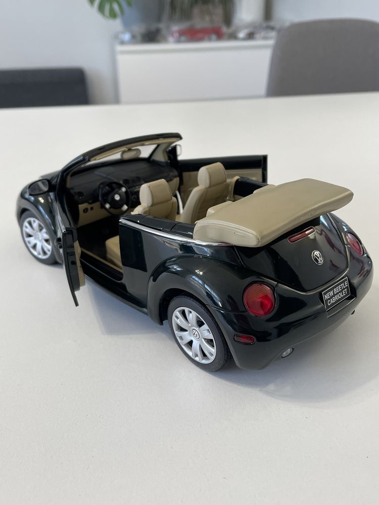 Model Volkswagen New Beetle Cabrio 1/18 AutoArt zielony 1:18 Koszalin