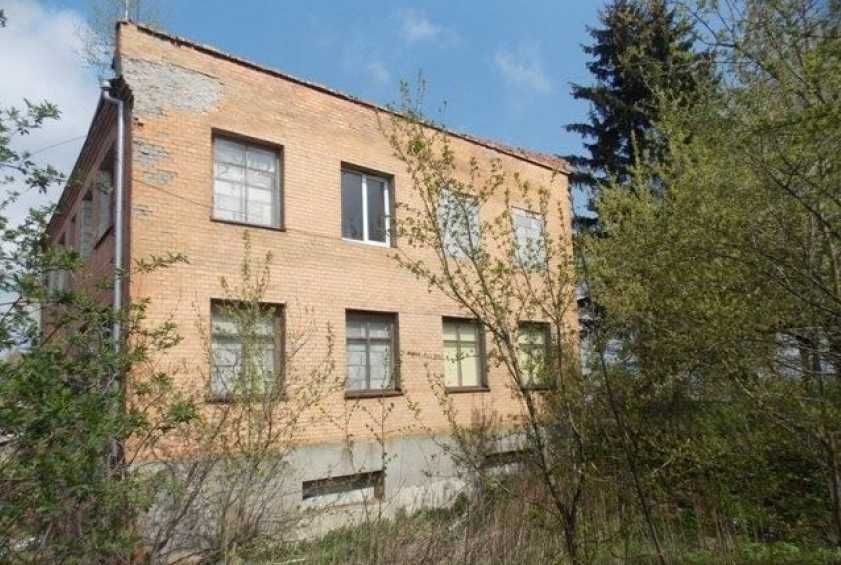 Продаж адмінбудівлі 422 м2 в м.Волочиськ Хмельницької обл. 40000$