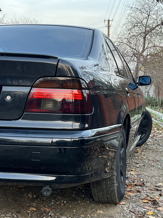 Продам BMW e39, 2.2 Мех, Газ , 2003 год