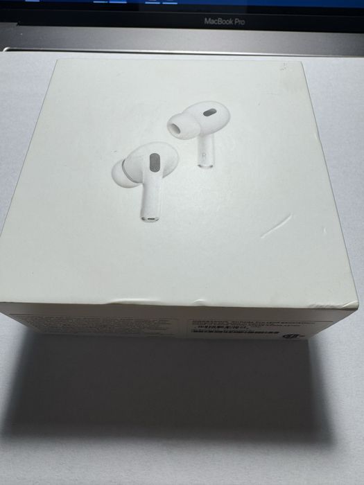 Наушник с кейсом AirPods Pro2 Generation with MagSefe
