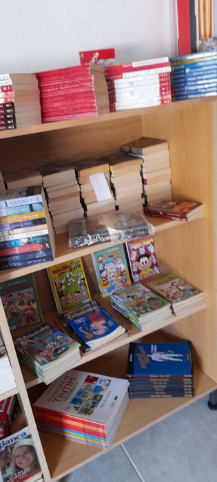 Venda livros B desenha Mónica jovem e outros,