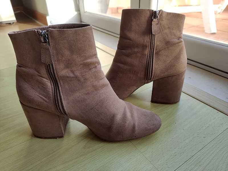 Botins bege da Bershka Tamanho 39