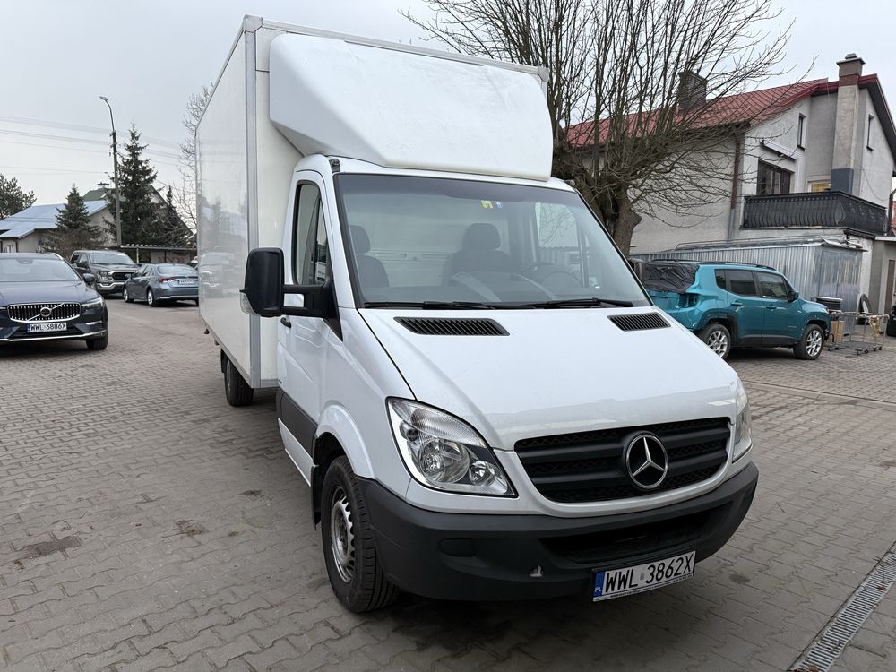 Wynajem Najem Mercedes Sprinter kontener 8 palet bus