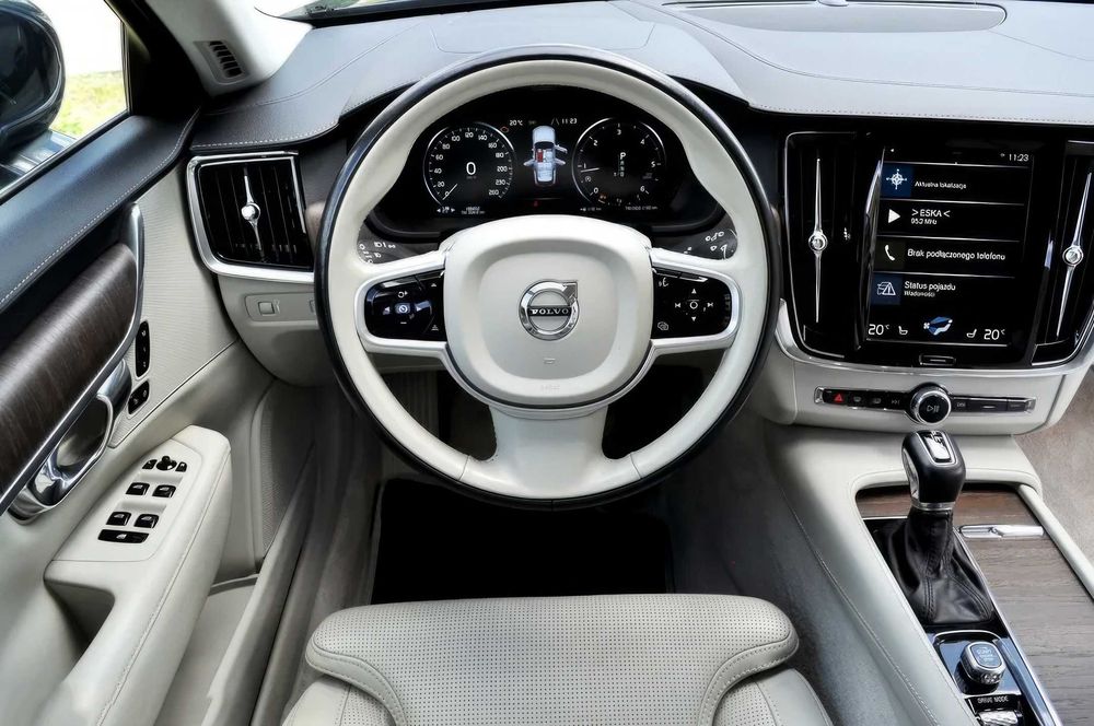 Volvo V90 D4 Geartronic Inscription      2021