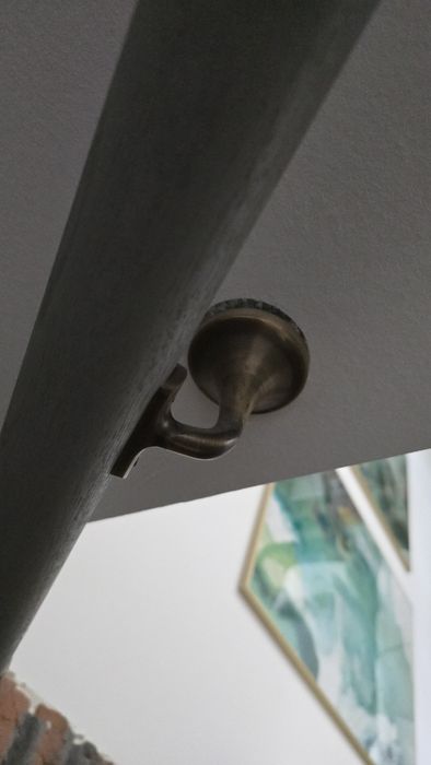 3 balustrady/poręcze drewniane ze złotym wykończeniem