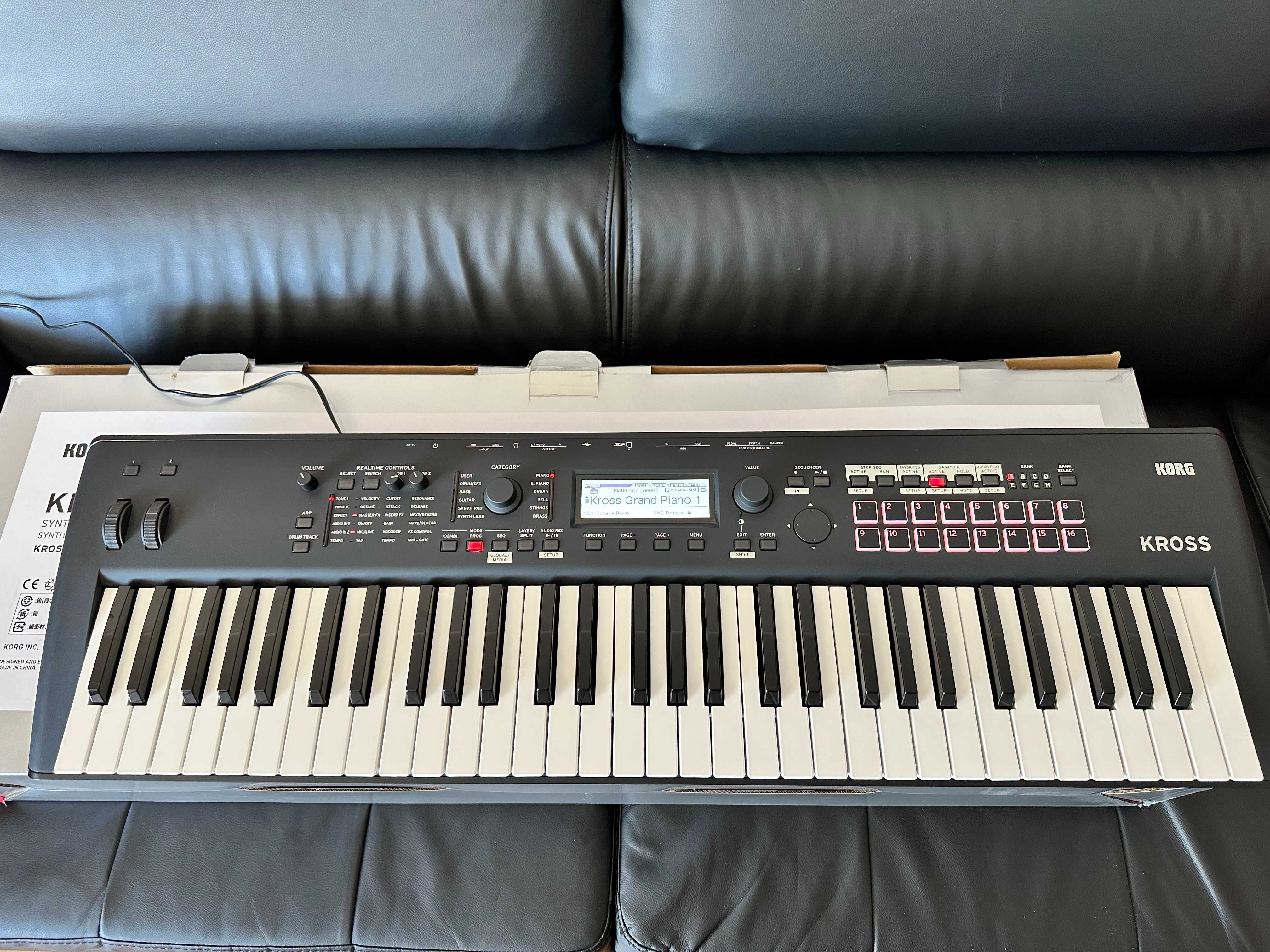 Teclado KORG KROSS 2 - Na Caixa! (Pouquíssimo uso!)