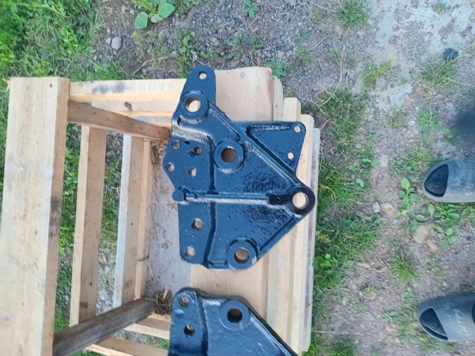 Кронштейни навіски для трактора Т-25.