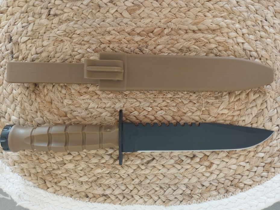 Nóż militarno - taktyczny Olive survival