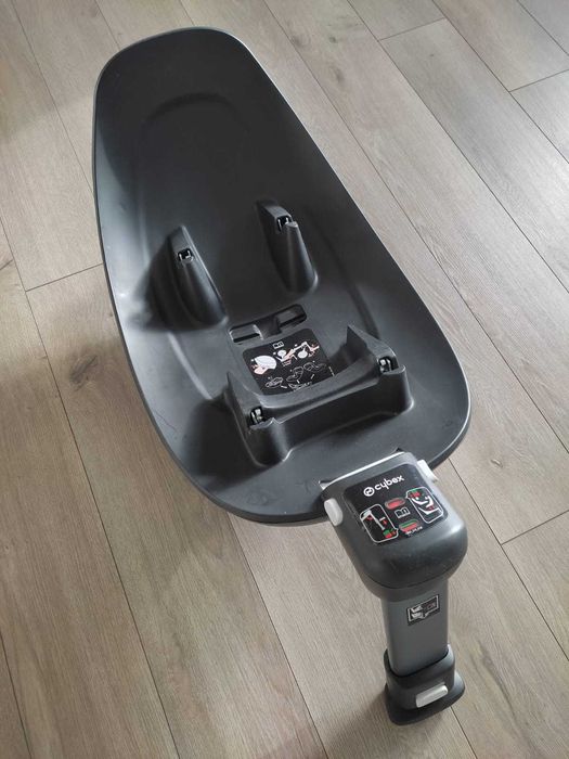 Fotelik samochodowy Nosidełko Cybex Aston M z bazą