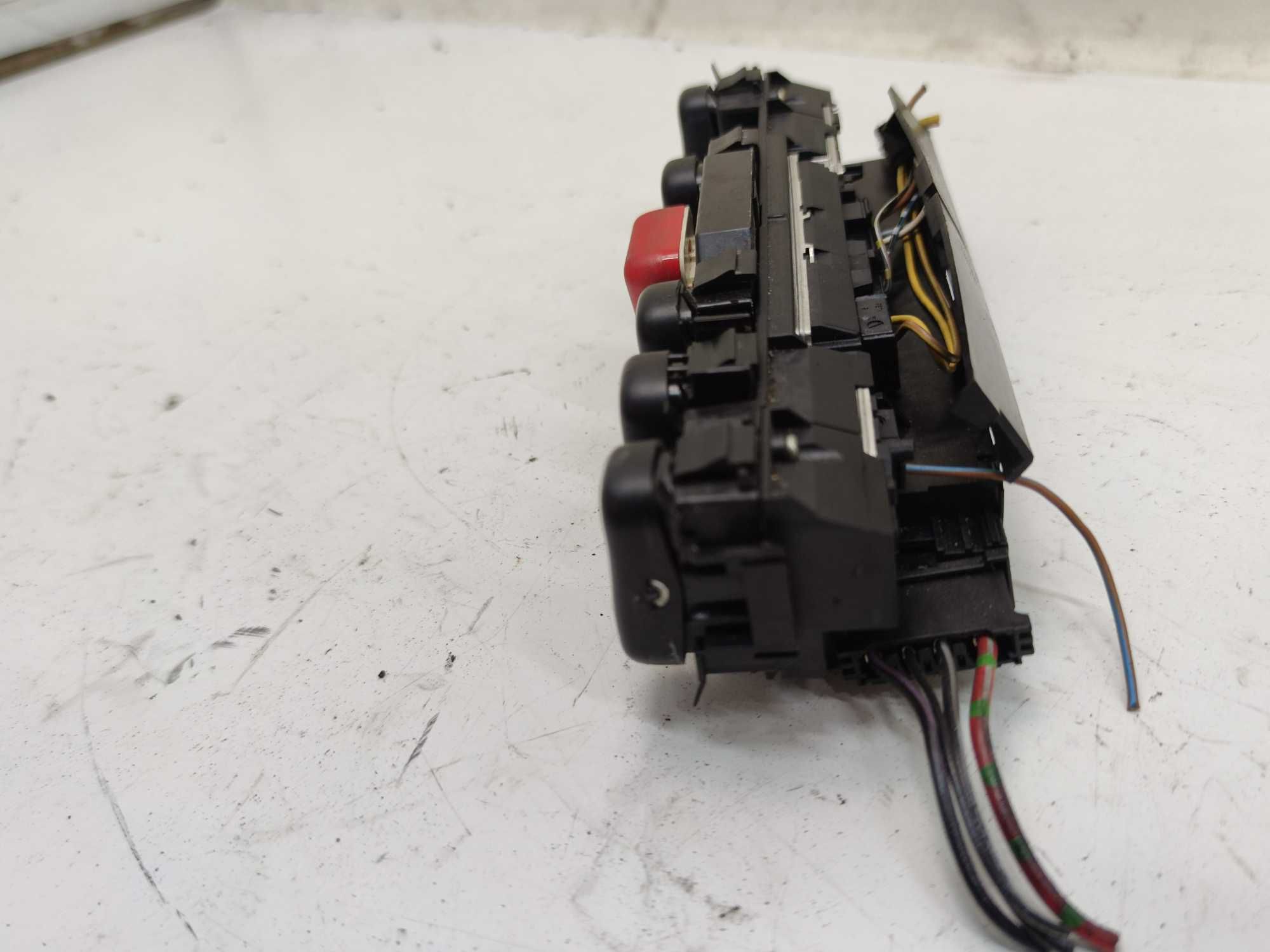 Mercedes W210 Panel Przycisków Awaryjnych Podgrzewania