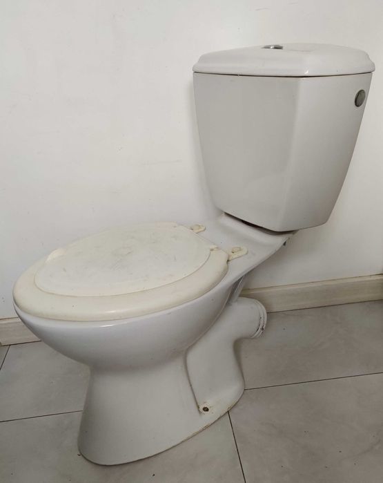 Унитаз компакт c бачком и гофрой полный комплект