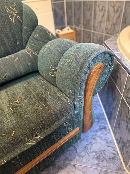 Oddam za darmo sofa rozkładana z pojemnikiem na posciel zielona